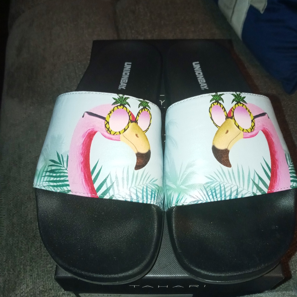 - Clearance 😍 Woman's slide